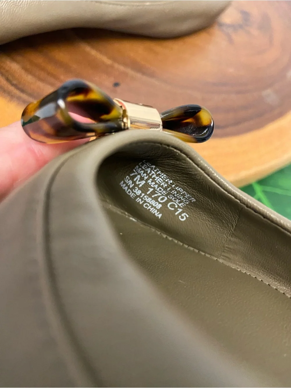 Tory Burch Olive Brown Tortoise Bow Flats